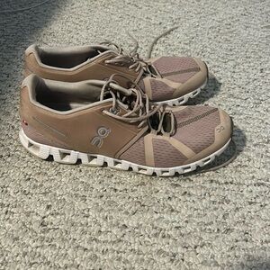 Women’s on clouds 9.5